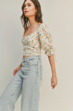 Load image into Gallery viewer, Maddie Foral Crop Top

