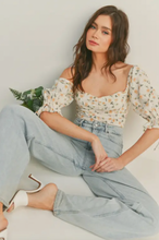 Load image into Gallery viewer, Maddie Foral Crop Top
